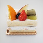 Shatoreze - フルーツぎっしりショートケーキ　302円