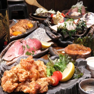 品尝当地鸡肉和伊比利亚猪肉★宴会套餐2小时无限畅饮3,500日元～