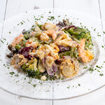 Shrimp and scallop salad carbonara