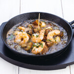 Ajillo with shrimp and Tokachi mushrooms