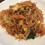 健民ダイニング 本店 - ピリ辛焼ビーフン