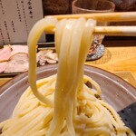 中華蕎麦 とみ田 - 麺リフト