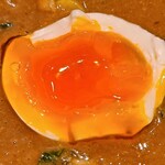 中華蕎麦 とみ田 - 煮卵の中