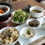 WINE＆VEGGIE MACRO - 日替わり玄米菜食ヘルシーランチ 980円