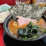 王道家直系 IEKEI TOKYO - ラーメン＋ライス(大盛)