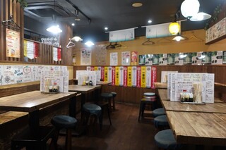 Nikukei Izakaya Nikujuuhachibanya Gotandaten - 店内の様子。