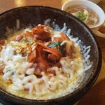 韓国家庭料理 ソウルオモニ - 石焼きチーズダッカルビ丼！しずる～