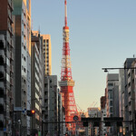 やまとや - 翌朝、朝陽の東京タワー