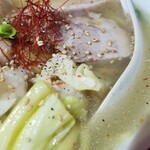 塩そば専門店 桑ばら - 国産マルチョウの塩中華そば