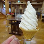 京王高尾山温泉 極楽湯 - ソフトクリーム