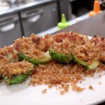 トリワイン ＰＩＫＯＳＨＨＨＵ - 芽キャベツ 鶏のピンチョス アンチョビパン粉焼き