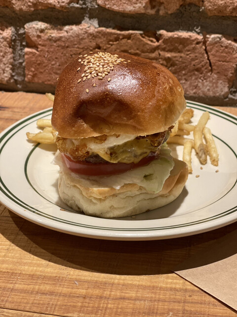 緑地公園駅近くに“リッチ系ハンバーガー店”誕生！』by seish329