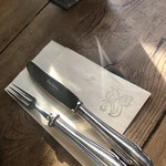 雀家 - カトラリーの下に敷いてあった紙ナプキン何気にスタンプの柄が違っててコレクションしたくなる