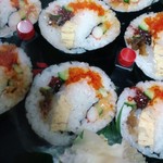 元鮨 - ウニ・筋子も入っている、ゴージャスな太巻き(3500円)