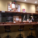 ENISHI総本店 - 【2017年6月】店内（左）カウンター席