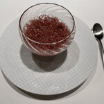 Takumi - シェフのスペシャリテであると言う、薔薇のデザート。香り高い。