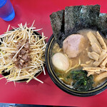 家系ラーメン王道 神道家 - 