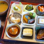 純喫茶リエール - 2021年7月　和風9マス弁当