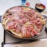 司バラ焼き大衆食堂 - 広げるとお肉の量が結構ある事に気付きます♪