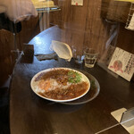 カレイヤー - 隣の席との間にはアクリル板もしっかり！