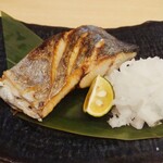 青森漁師直送 浜まち - 鰆の炭火焼 ８００円   身は豊潤でふっくら