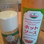 サイゼリヤ - ホットソースはあまり辛くありません。