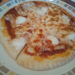 Saizeriya - 追加のマルゲリータピザ。食べやすい。