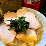 家系ラーメン ジェット家 - チャーシューメン中盛1000円