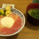 磯丸水産 - まぐろとろろ丼＋生海苔味噌汁