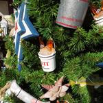 ケープコッド・クックオフ - （2012/12月）店頭のクリスマスツリーアップ