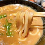 うどん料理 千 - うどんは太くて張りがあるタイプです