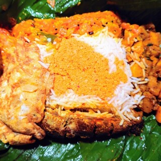 カレーリーブス カフェ&レストラン_0