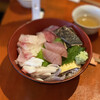 ぼちぼち - 料理写真:海鮮丼(ダブル) 950円