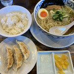 麺屋あじくま - ラーメン+半餃子定食　1,012円税込