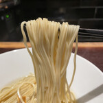 YAKITORI 燃 es - 麺粉は数種類をブレンド！当然大盛で！笑笑　正直その辺の百名店よりも素晴らしい仕上がりで、お店が出せまするレベル間違い無しなのですが、その場合は一杯2千円位に成っちゃう模様です！笑笑