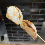 YAKITORI 燃 es - シンプルイズベストな一本、野菜の火入れも抜かり無し！