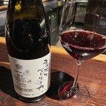 YAKITORI 燃 es - 三杯目のグラス赤