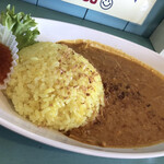 ポルキリ - ココナッツチキンカレー（ごはん普通盛）