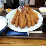 キッチン よろずや - エビフライデラックス定食