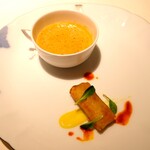 アピシウス - アミューズ：栗のスープとズワイガニのブリック包み揚げ