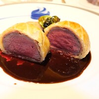 アピシウス - 蝦夷鹿のパイ包み焼き　芽キャベツ添え　ポワヴラードソース