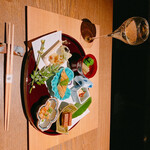 Nihon Ryouri Tekisui - 鮮やかな前菜を美しく並べて頂きテンション上がります。