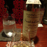 ＢＡＲ　ＯＬＤ  - グレンリベット２９年ストレートとチェイサーの水