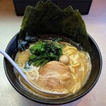 らーめん 福屋 - ラーメン700円麺硬め。海苔増し100円。