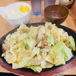 辛味噌鉄板 すたみな亭 - 鉄板ホルモン（大）ご飯セット（大盛り）