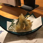 ゆるり。 酒槽 - 湯葉チーズ天ぷら