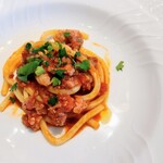 La Brianza - サルシッチャアラビアータトンナレッリ。この自家製麺がまずモチモチとして美味しいのよ(^^) 肉肉しいサルシッチャと辛味、トマトが絶妙だったな～