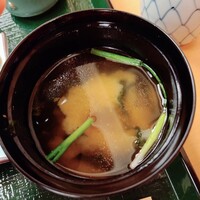 東京 なだ万 - 味噌汁パカッ