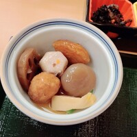 東京 なだ万 - 煮物パカッ