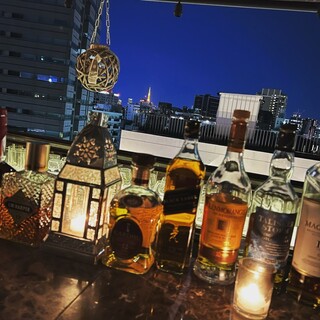 ６階のルーフトップバーは最高の夜景が広がります！！
